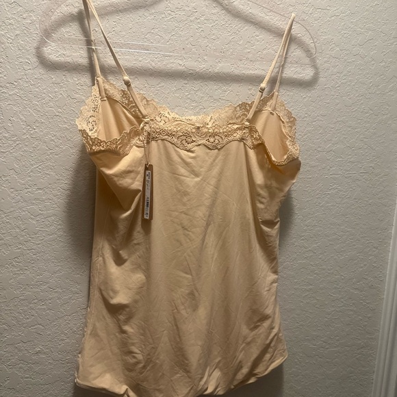 SKIMS Fits Everybody Lace Onesie Size 3X in clay - Picture 4 of 7